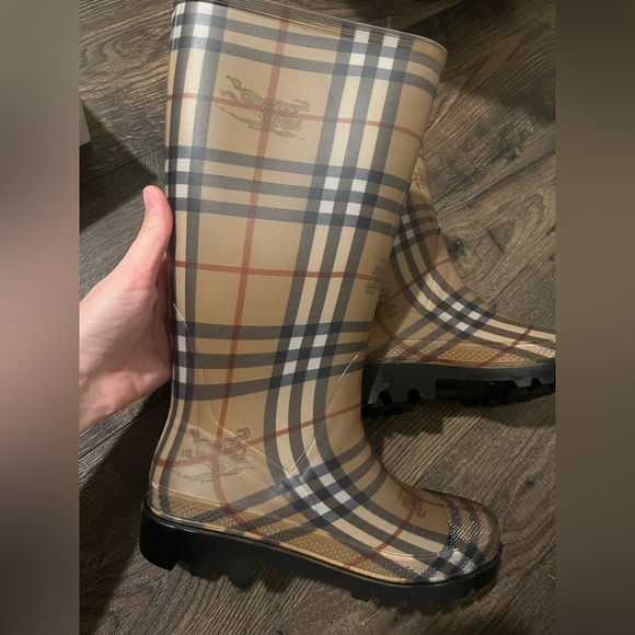Burberry rain boots - Picture 5 of 5